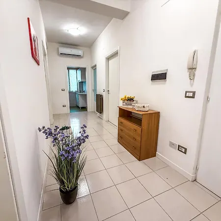 Budapest Apartment, Vista Mare Rif A489 شقة سان بنيديتّو ديل ترونتو